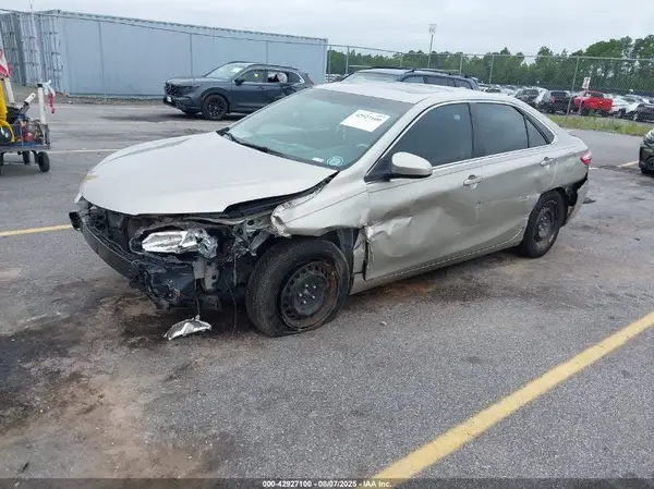 4T1BF1FK6HU388745 2017 TOYOTA CAMRY - Image 2