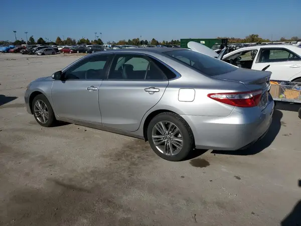 4T1BF1FK6HU389300 2017 TOYOTA CAMRY - Image 2