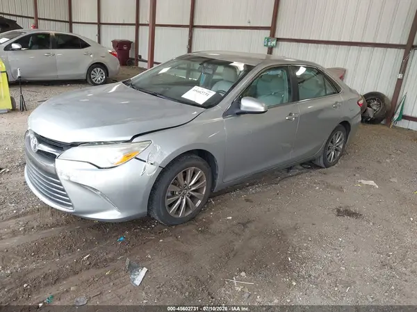 4T1BF1FK6HU389393 2017 TOYOTA CAMRY - Image 2