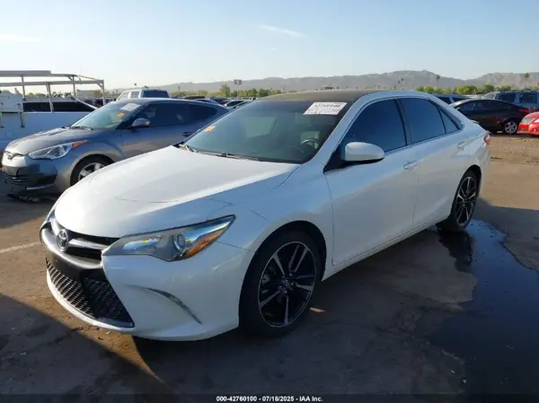 4T1BF1FK6HU390592 2017 TOYOTA CAMRY - Image 2