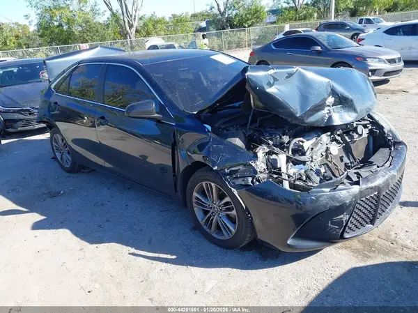 4T1BF1FK6HU393427 2017 TOYOTA CAMRY - Image 1