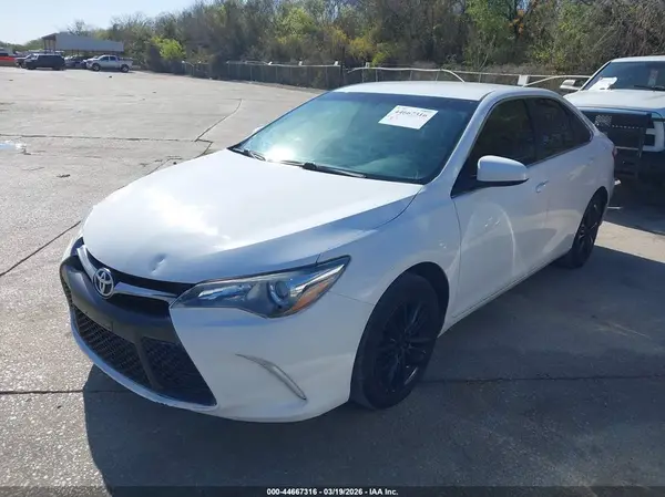 4T1BF1FK6HU398353 2017 TOYOTA CAMRY - Image 2