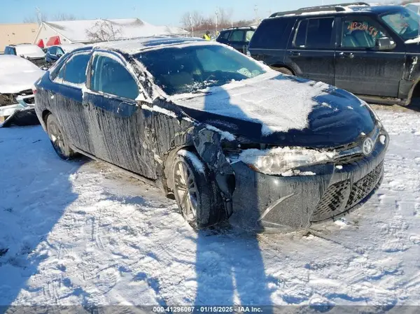 4T1BF1FK6HU398384 2017 TOYOTA CAMRY - Image 1