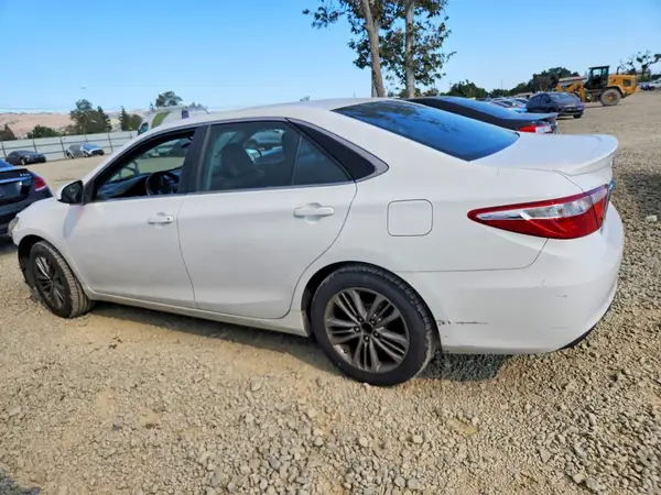 4T1BF1FK6HU400070 2017 TOYOTA CAMRY - Image 2