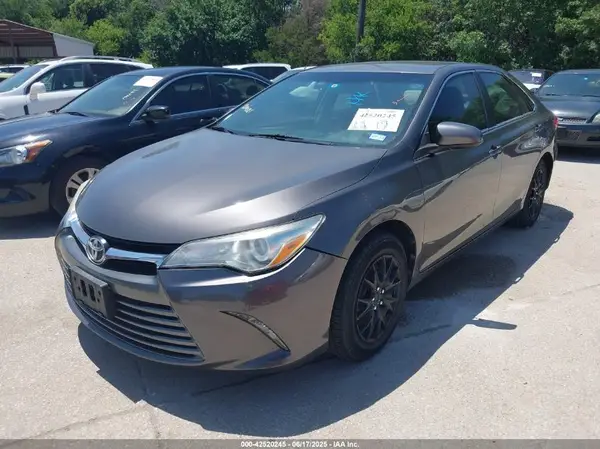 4T1BF1FK6HU403180 2017 TOYOTA CAMRY - Image 2