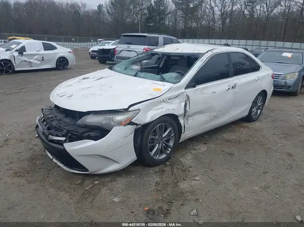 4T1BF1FK6HU405401 2017 TOYOTA CAMRY - Image 2