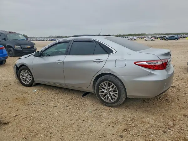4T1BF1FK6HU407603 2017 TOYOTA CAMRY - Image 2