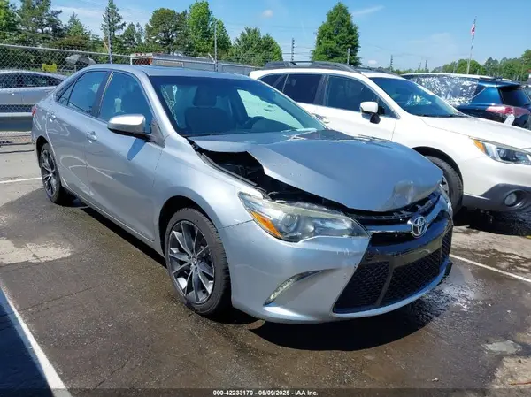 4T1BF1FK6HU411103 2017 TOYOTA CAMRY - Image 1
