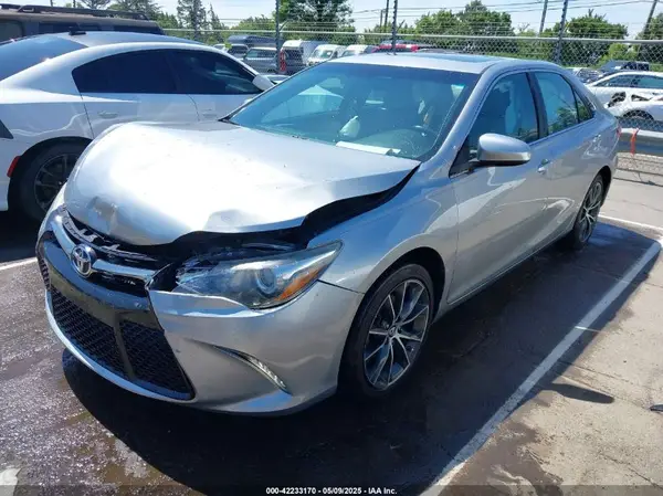 4T1BF1FK6HU411103 2017 TOYOTA CAMRY - Image 2