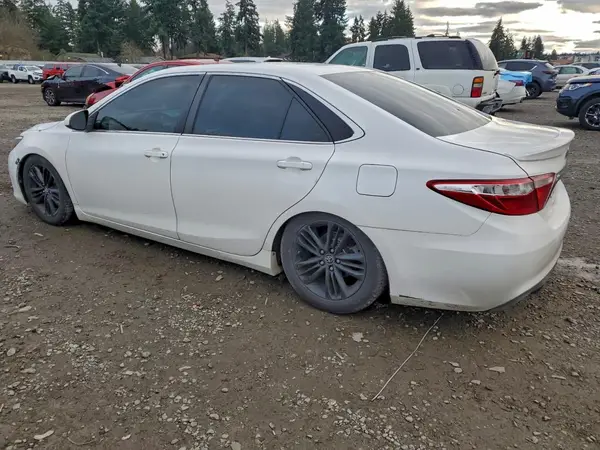 4T1BF1FK6HU412638 2017 TOYOTA CAMRY - Image 2