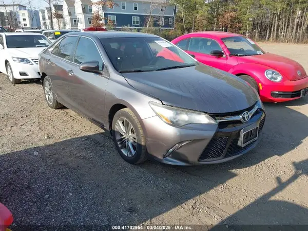 4T1BF1FK6HU414017 2017 TOYOTA CAMRY - Image 1