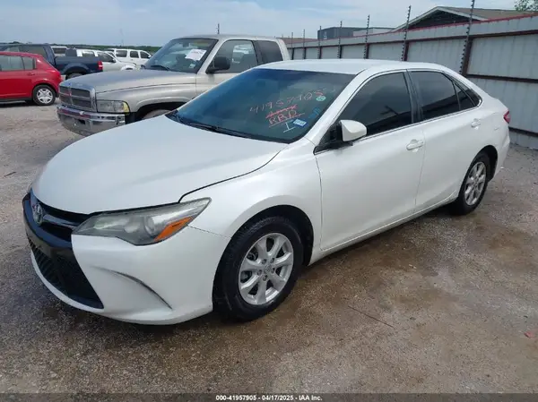 4T1BF1FK6HU415068 2017 TOYOTA CAMRY - Image 2