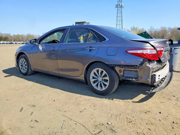 4T1BF1FK6HU415460 2017 TOYOTA CAMRY - Image 2