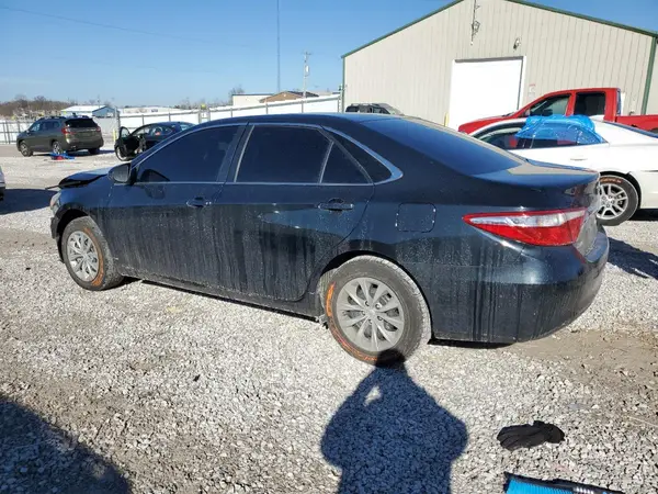4T1BF1FK6HU417810 2017 TOYOTA CAMRY - Image 2