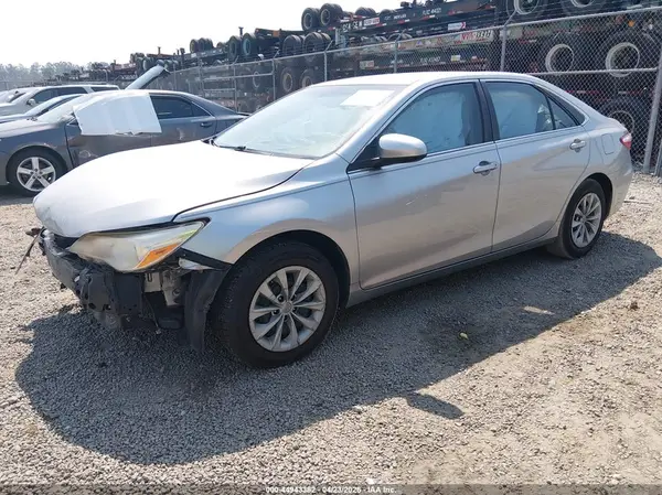 4T1BF1FK6HU421629 2017 TOYOTA CAMRY - Image 2