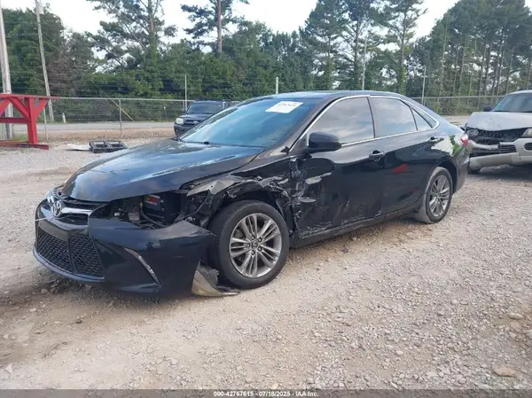 4T1BF1FK6HU423073 2017 TOYOTA CAMRY - Image 2