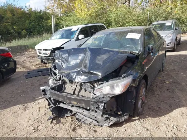 4T1BF1FK6HU425261 2017 TOYOTA CAMRY - Image 2
