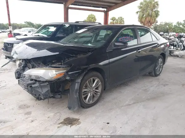 4T1BF1FK6HU427964 2017 TOYOTA CAMRY - Image 2