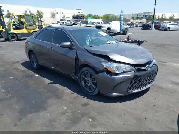 4T1BF1FK6HU428192 2017 TOYOTA CAMRY - Image 1