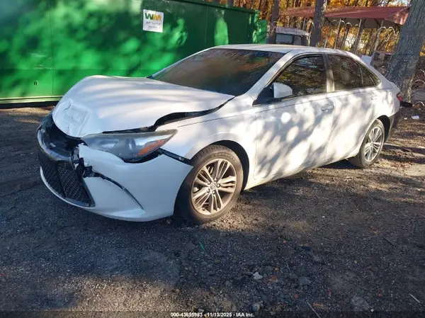 4T1BF1FK6HU429052 2017 TOYOTA CAMRY - Image 2