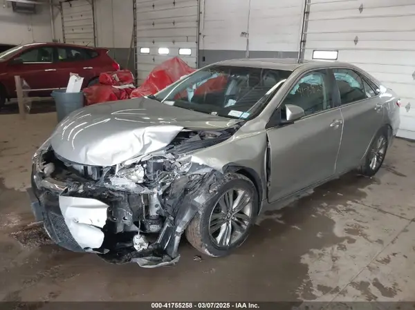 4T1BF1FK6HU430332 2017 TOYOTA CAMRY - Image 2