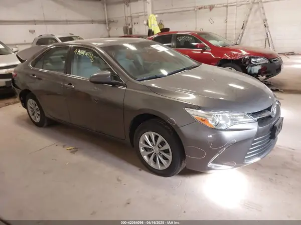 4T1BF1FK6HU430380 2017 TOYOTA CAMRY - Image 1