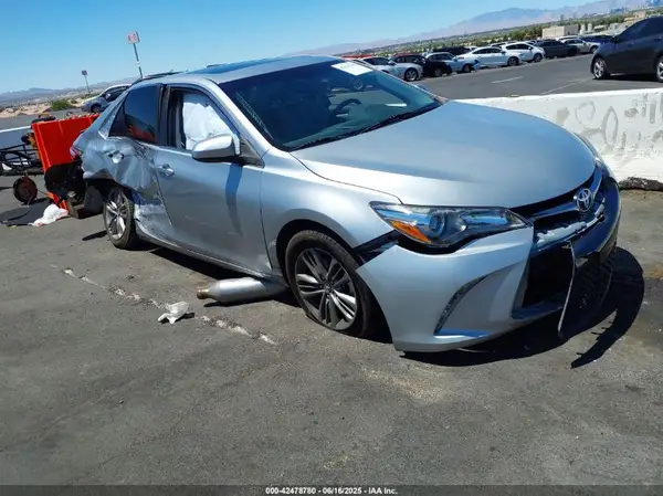 4T1BF1FK6HU438303 2017 TOYOTA CAMRY - Image 1