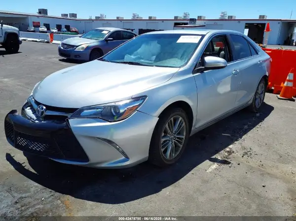 4T1BF1FK6HU438303 2017 TOYOTA CAMRY - Image 2