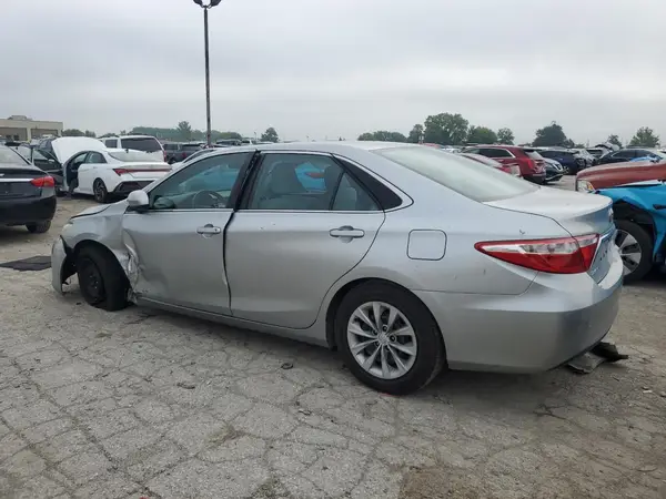 4T1BF1FK6HU438365 2017 TOYOTA CAMRY - Image 2