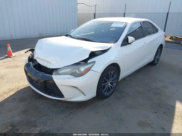 4T1BF1FK6HU439743 2017 TOYOTA CAMRY - Image 2