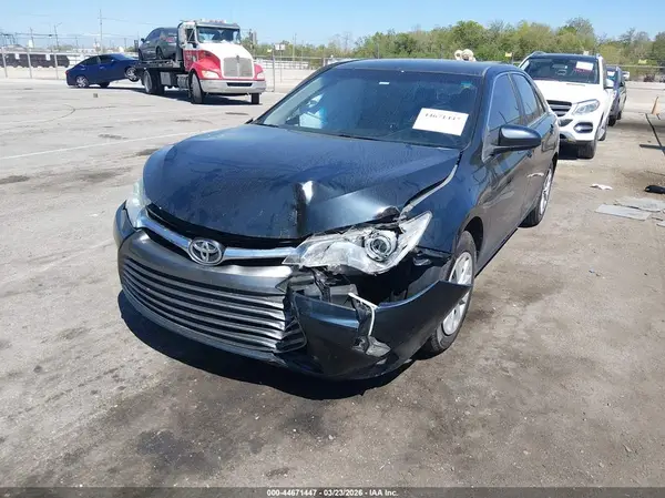 4T1BF1FK6HU440391 2017 TOYOTA CAMRY - Image 2