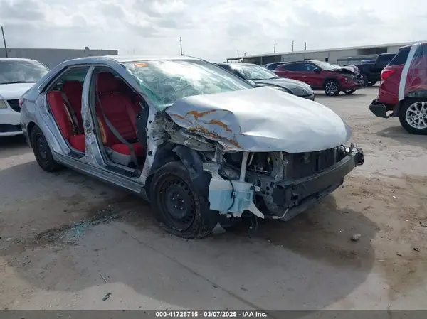 4T1BF1FK6HU440679 2017 TOYOTA CAMRY - Image 1