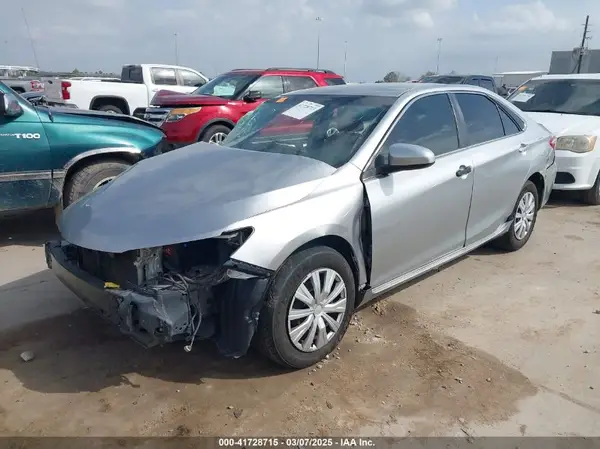 4T1BF1FK6HU440679 2017 TOYOTA CAMRY - Image 2