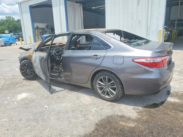 4T1BF1FK6HU440861 2017 TOYOTA CAMRY - Image 2