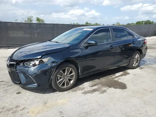 4T1BF1FK6HU442240 2017 TOYOTA CAMRY - Image 1