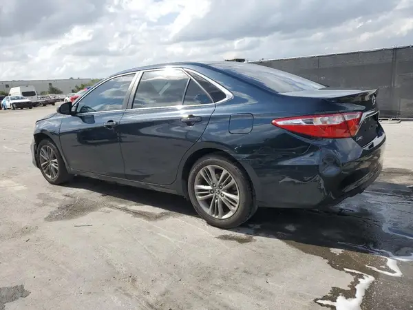 4T1BF1FK6HU442240 2017 TOYOTA CAMRY - Image 2