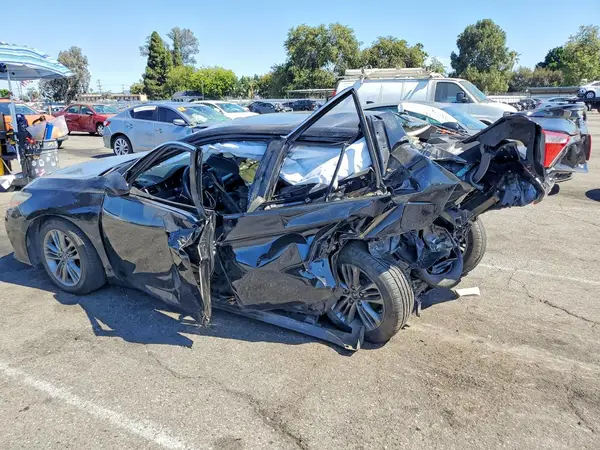 4T1BF1FK6HU444943 2017 TOYOTA CAMRY - Image 2