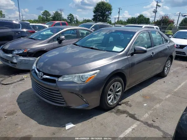 4T1BF1FK6HU445462 2017 TOYOTA CAMRY - Image 2