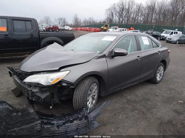 4T1BF1FK6HU447342 2017 TOYOTA CAMRY - Image 2
