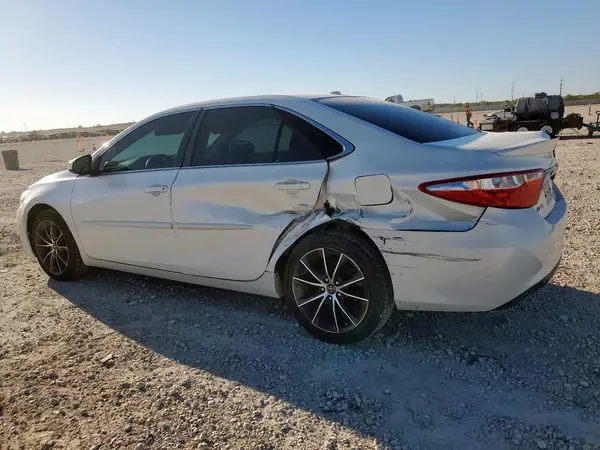 4T1BF1FK6HU447826 2017 TOYOTA CAMRY - Image 2