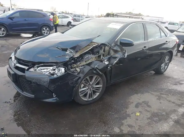 4T1BF1FK6HU454064 2017 TOYOTA CAMRY - Image 2