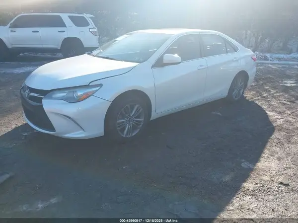 4T1BF1FK6HU454162 2017 TOYOTA CAMRY - Image 2