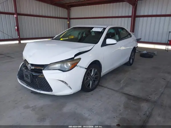 4T1BF1FK6HU454694 2017 TOYOTA CAMRY - Image 2