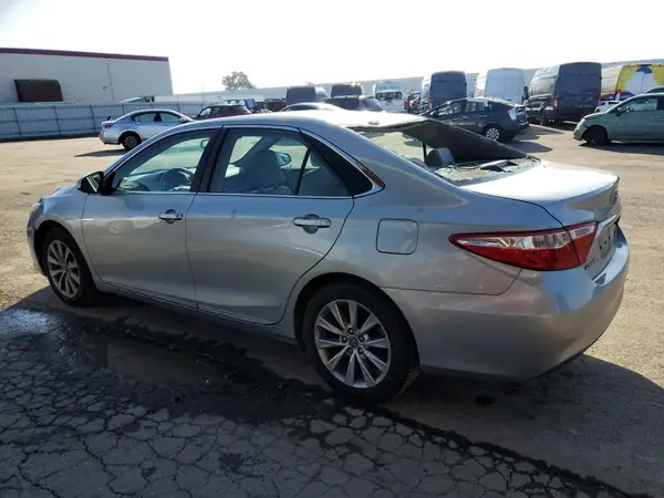 4T1BF1FK6HU617862 2017 TOYOTA CAMRY - Image 2