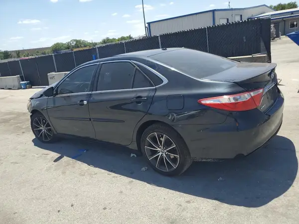 4T1BF1FK6HU618879 2017 TOYOTA CAMRY - Image 2