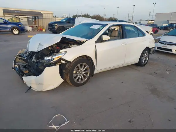 4T1BF1FK6HU619417 2017 TOYOTA CAMRY - Image 2