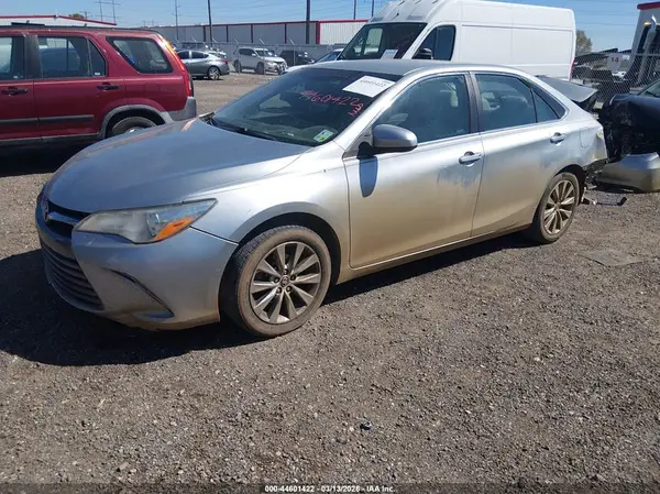 4T1BF1FK6HU621085 2017 TOYOTA CAMRY - Image 2