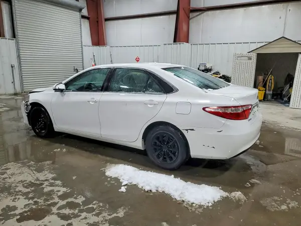 4T1BF1FK6HU621152 2017 TOYOTA CAMRY - Image 2