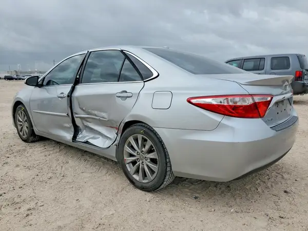 4T1BF1FK6HU625217 2017 TOYOTA CAMRY - Image 2