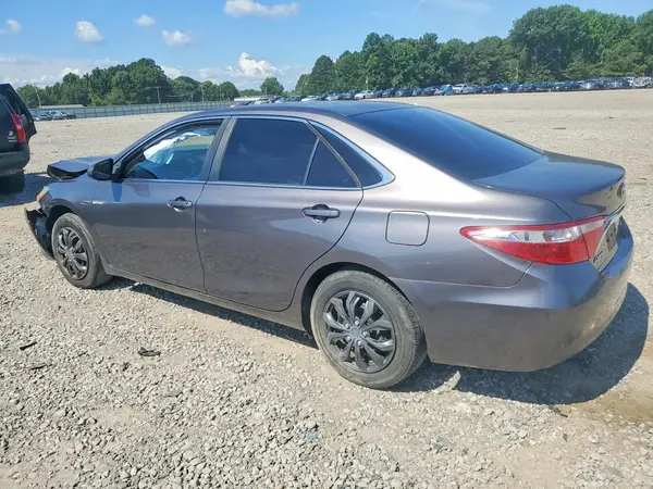 4T1BF1FK6HU627016 2017 TOYOTA CAMRY - Image 2